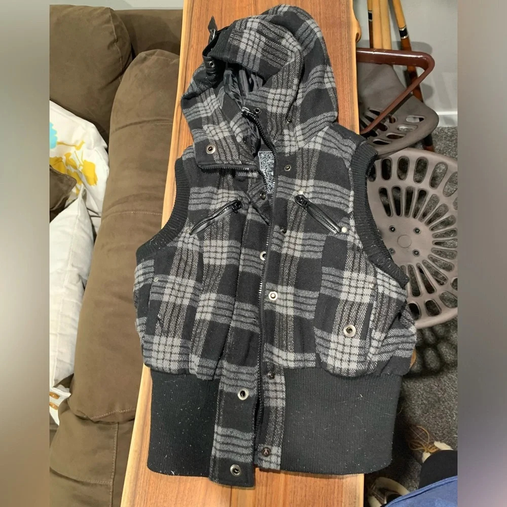 Black & Gray Plaid Vest, Women's Medium